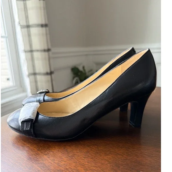 Lauren Ralph Lauren Black Leather Block Heel Pumps Buckle Womens 6.5 New w Flaws - Picture 1 of 9